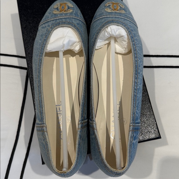 CHANEL Light Blue Denim Ballerina Flats - Picture 6 of 9